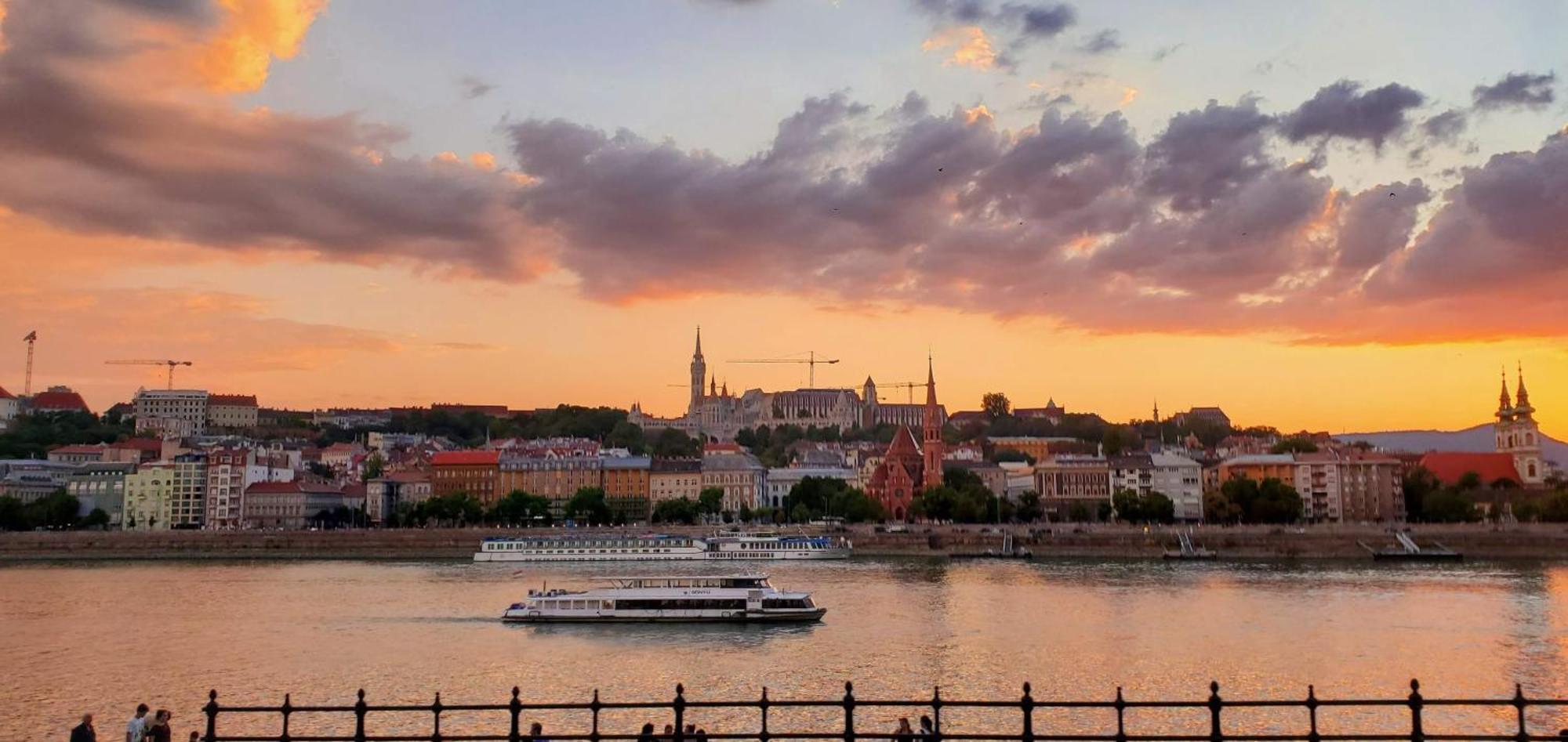 Dn Budapesta